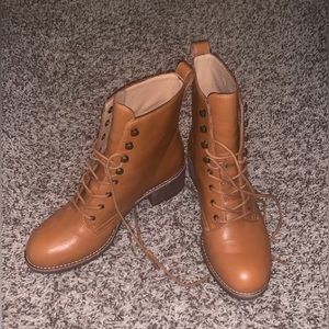 Madewell lace up combat boots. Size 7.5